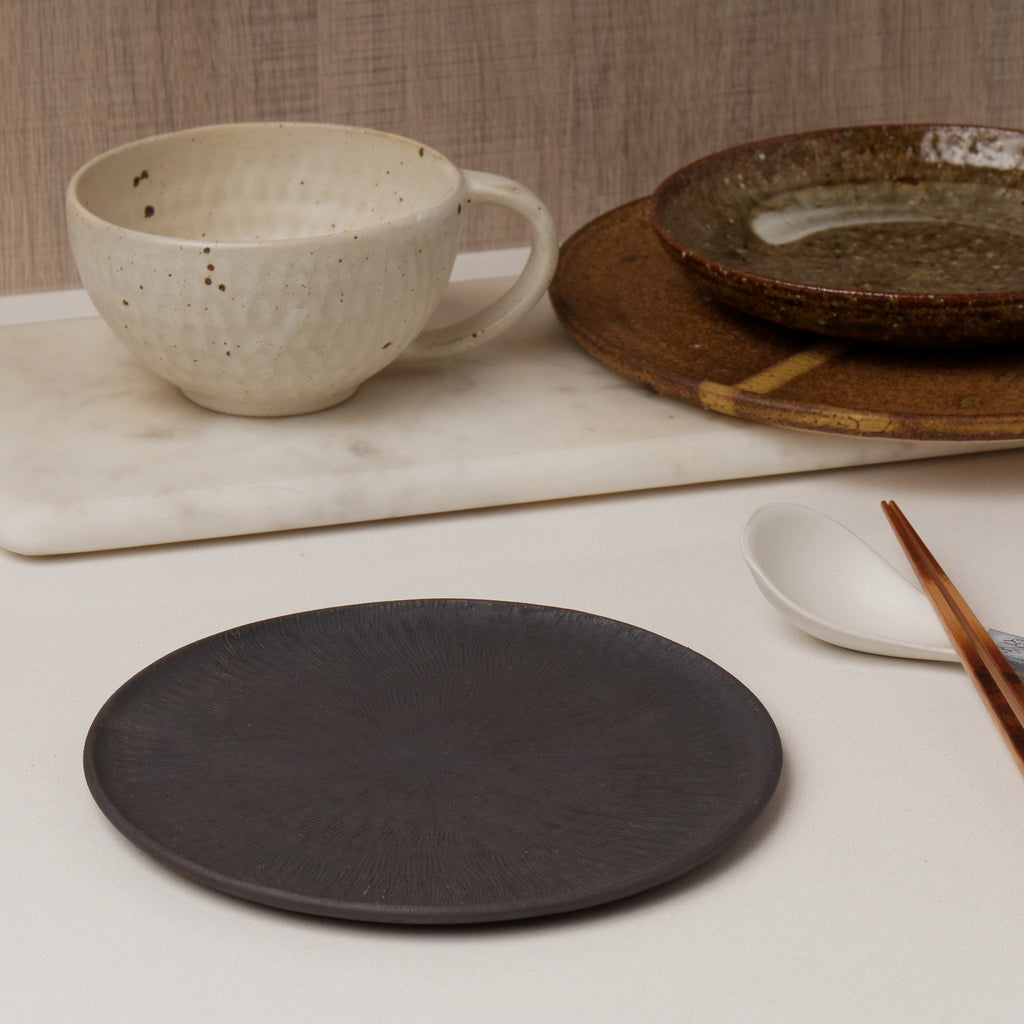 Komon Shinohara Kirikabu Black Flat Plate (Small)