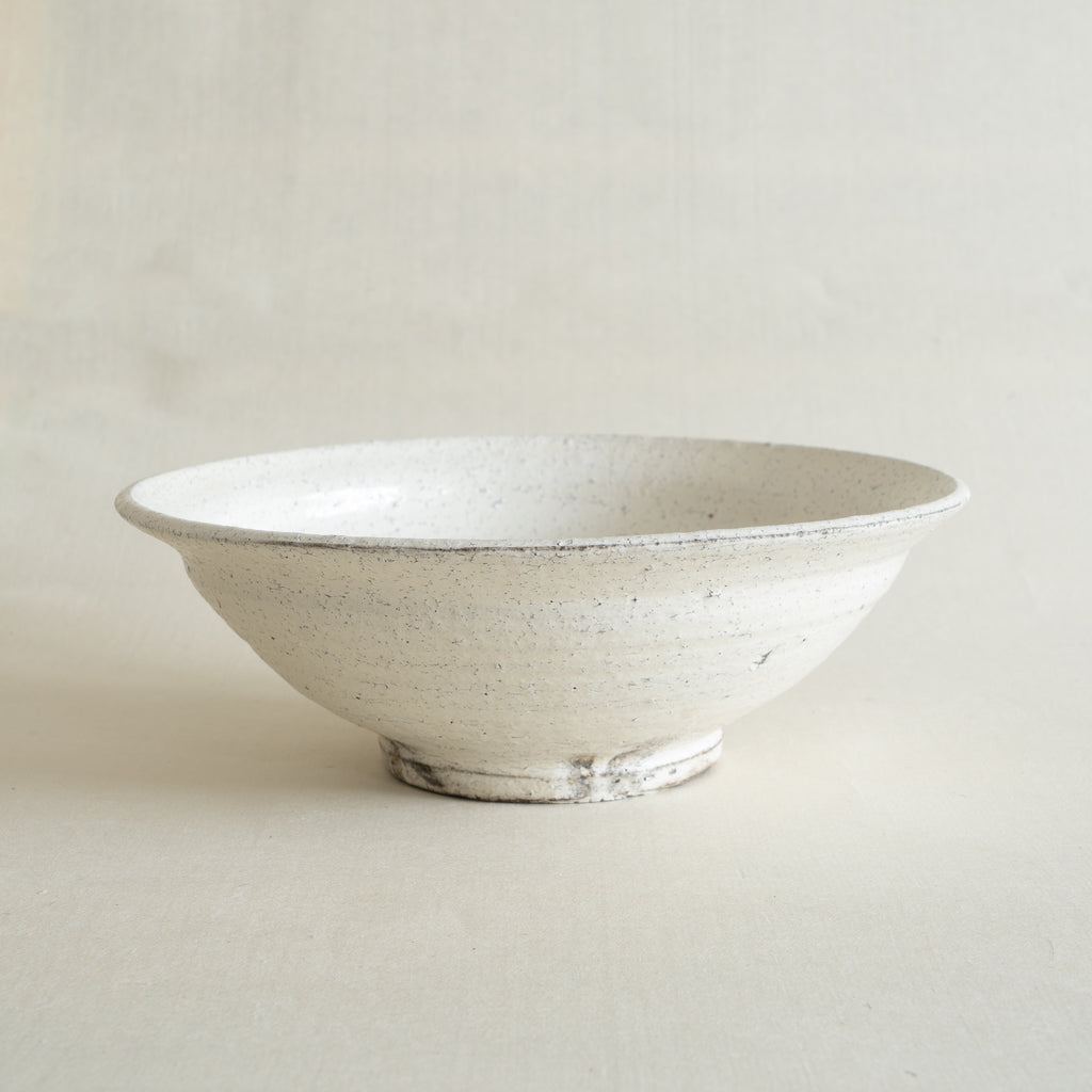 Komon Seji Okuda Kohiki Haiyu Large Asabachi Bowl (White Slip & Ash Glaze)